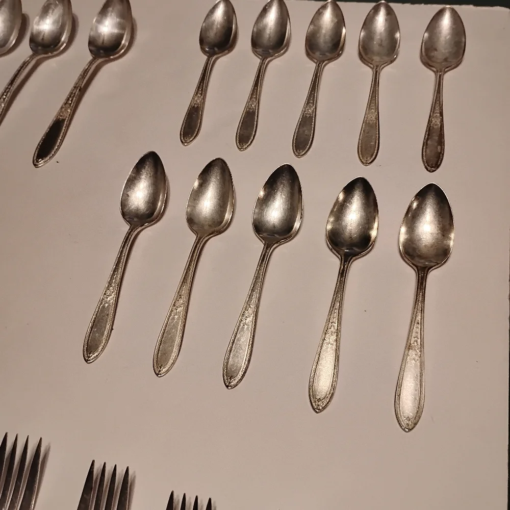 WM Rogers & Son AA Silver Plate 56 Piece Flatware Set‎ Triumph Service For 10 +